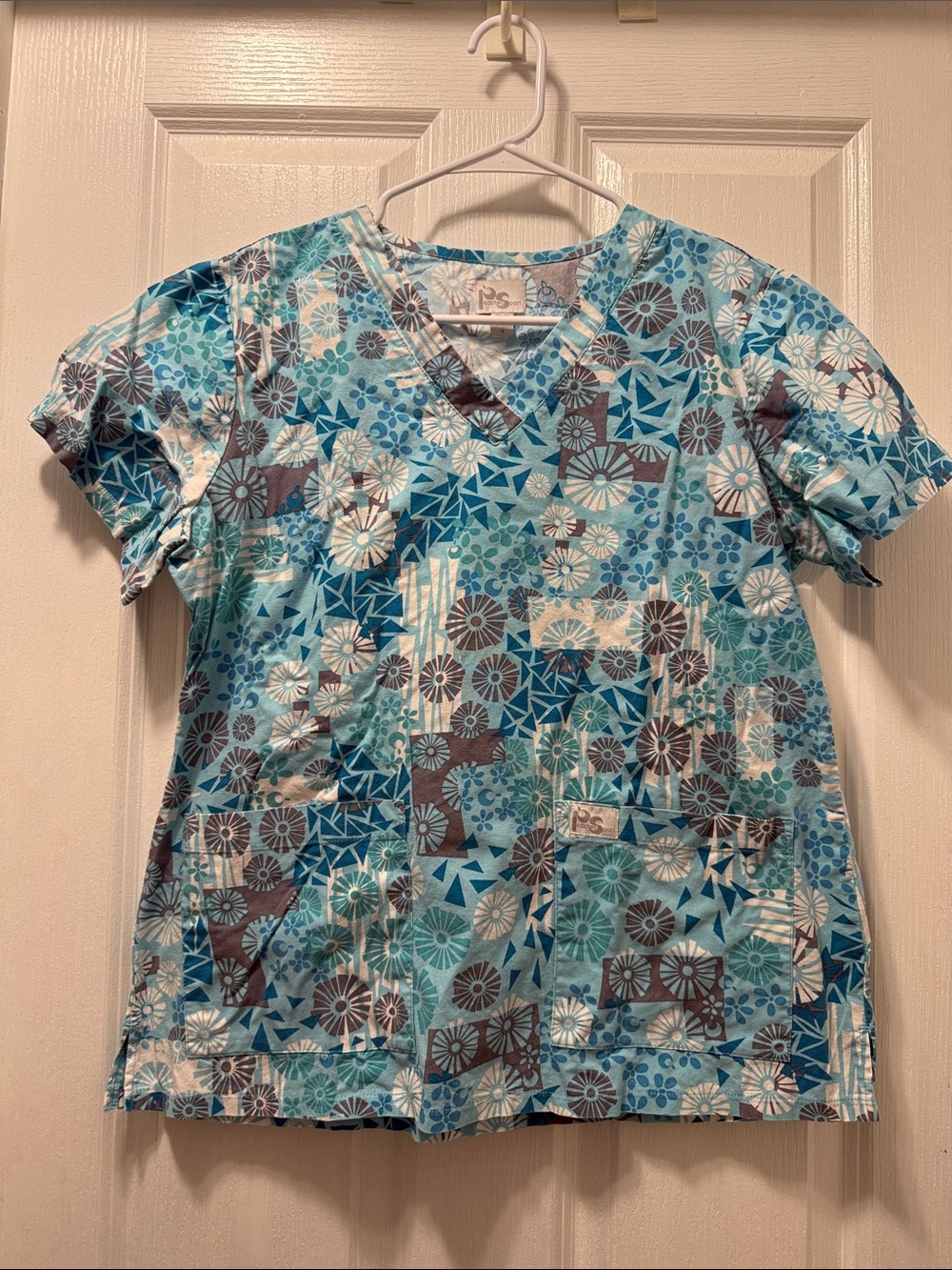 Peaches Uniforms Aqua Blue Floral Patchwork V-Neck Scrub Top